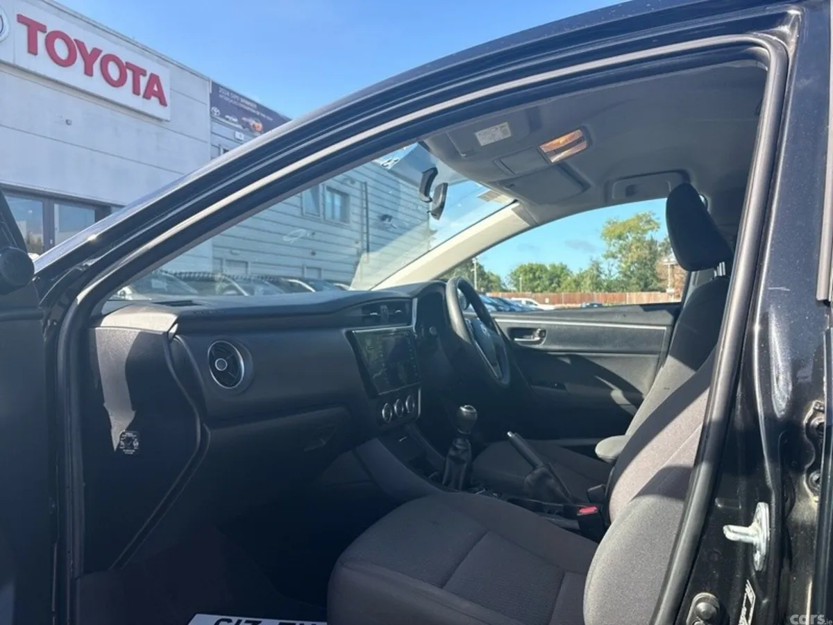 Toyota Corolla Saloon, Petrol, 2018, Black