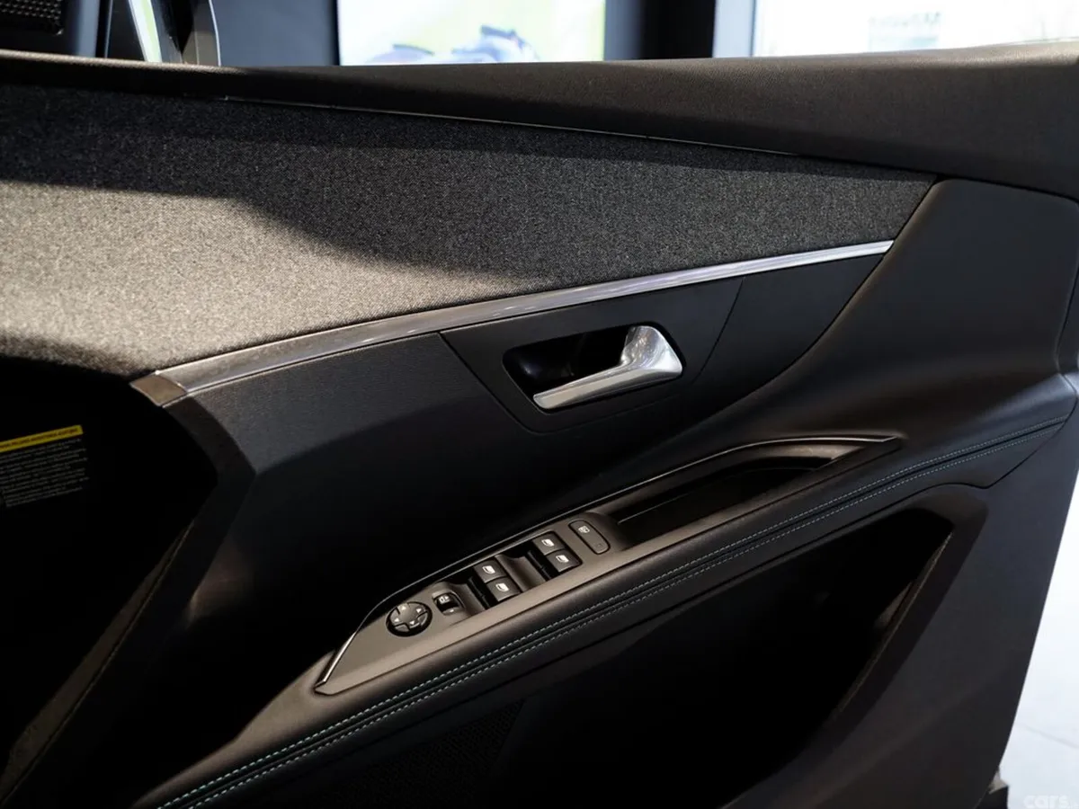 Peugeot 3008 MPV, Petrol Plug-in Hybrid, 2022, Grey