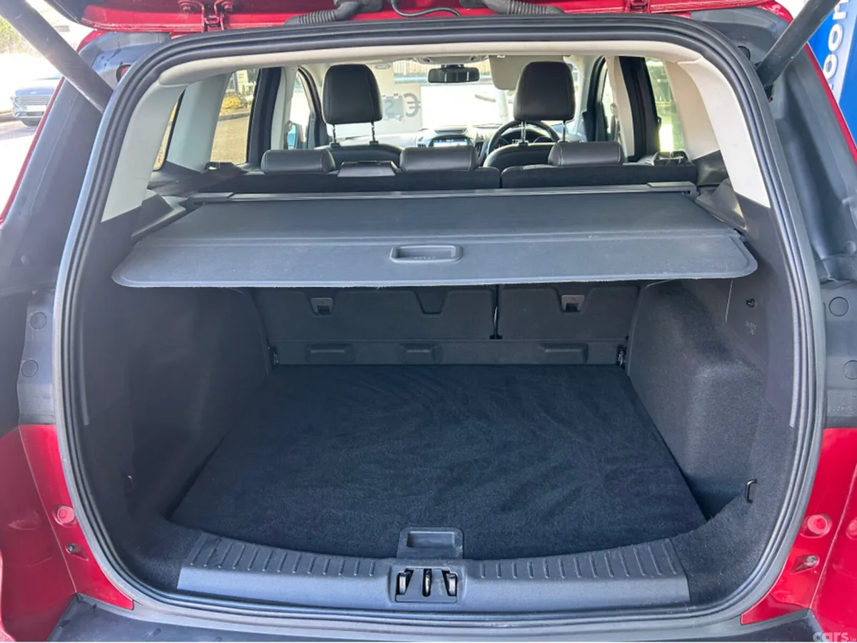Ford Kuga Hatchback, Diesel, 2017, Red