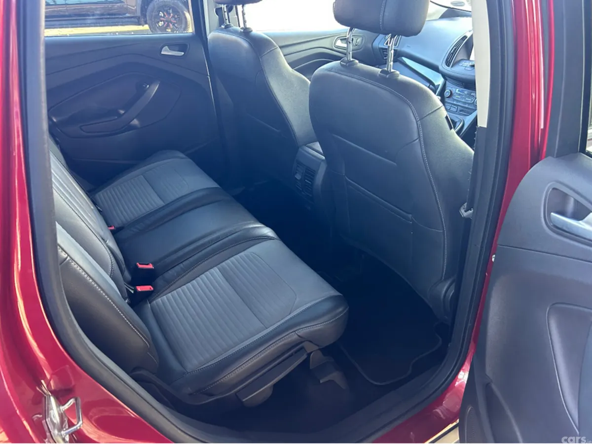 Ford Kuga Hatchback, Diesel, 2017, Red