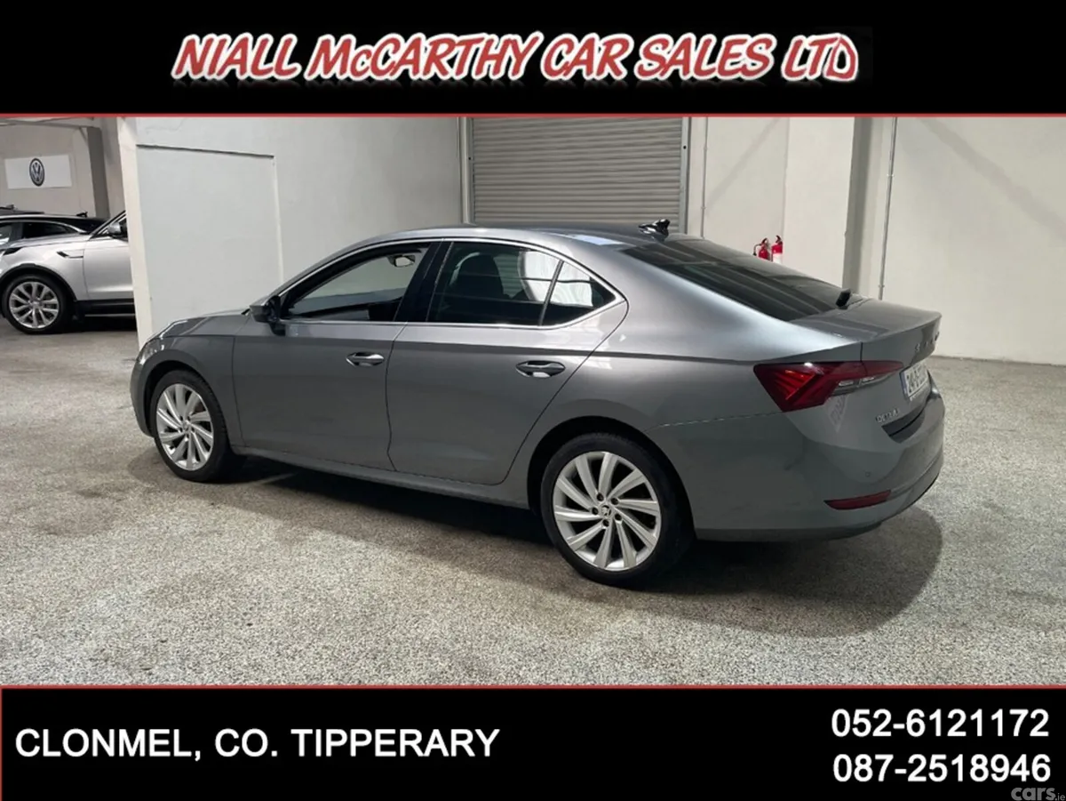 Skoda Octavia Hatchback, Diesel, 2024, Grey