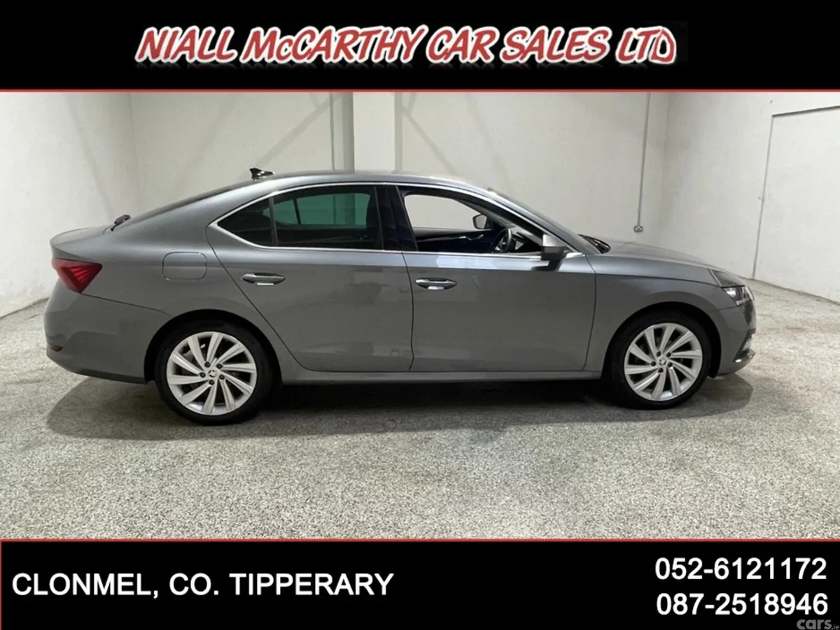 Skoda Octavia Hatchback, Diesel, 2024, Grey