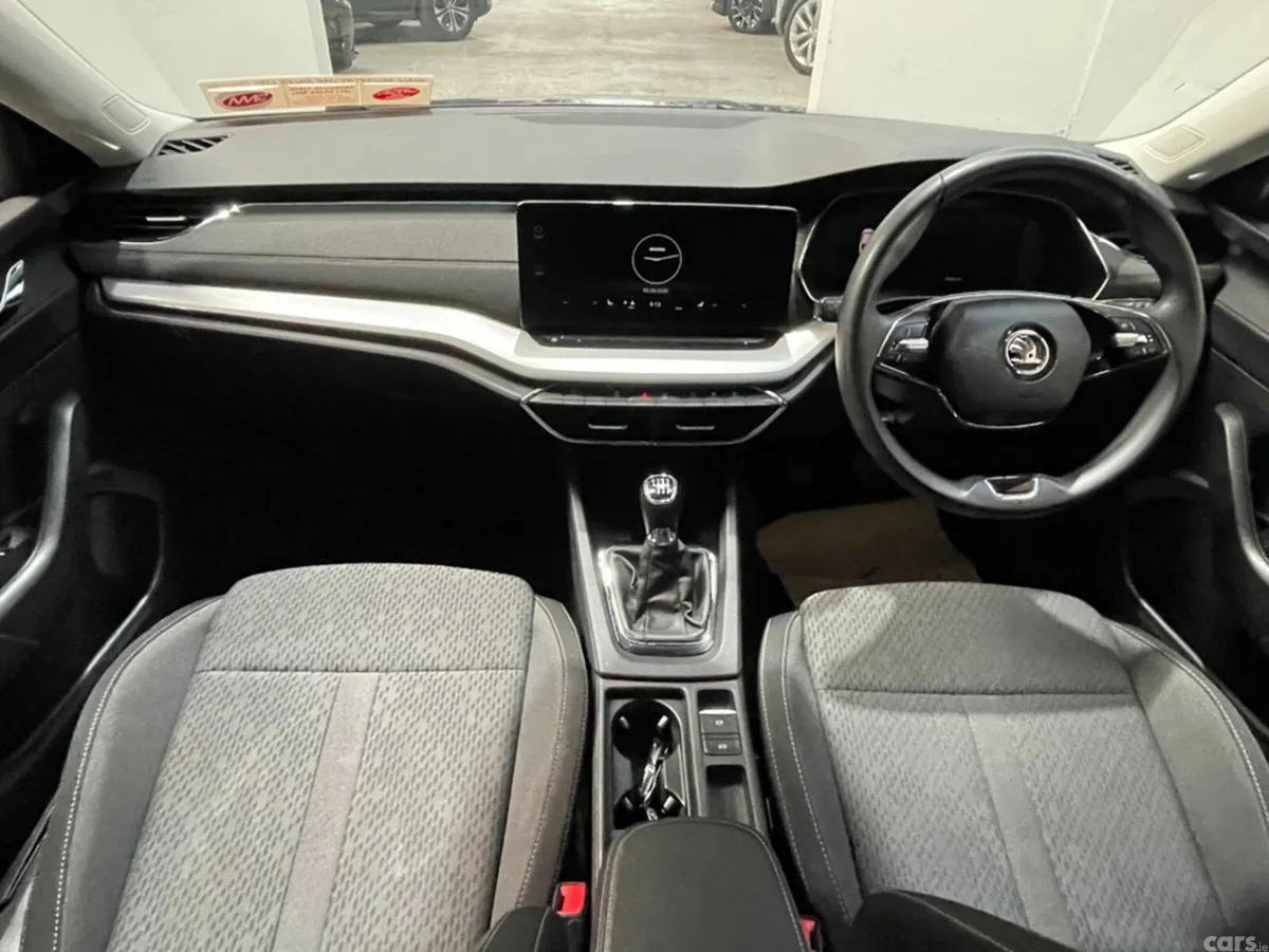 Skoda Octavia Hatchback, Diesel, 2024, Grey