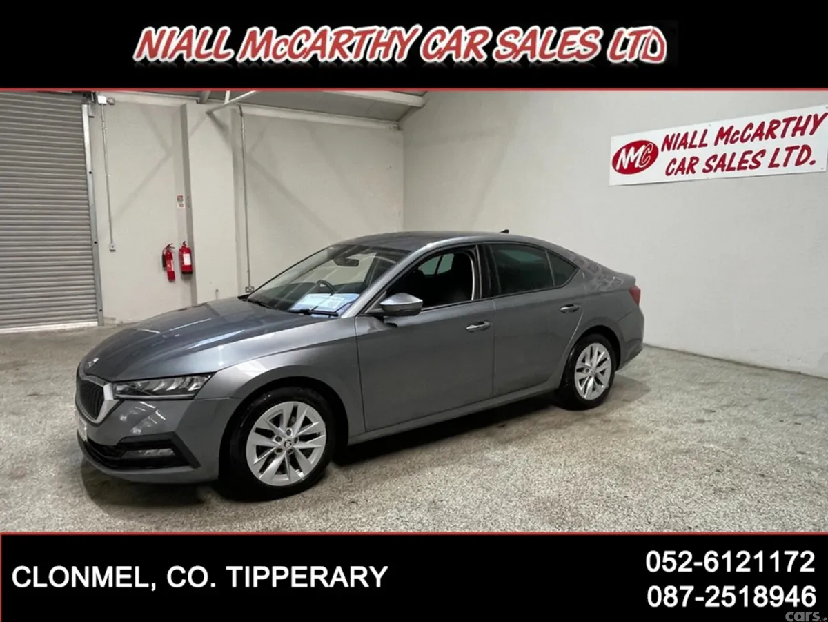 Skoda Octavia Hatchback, Petrol, 2024, Grey
