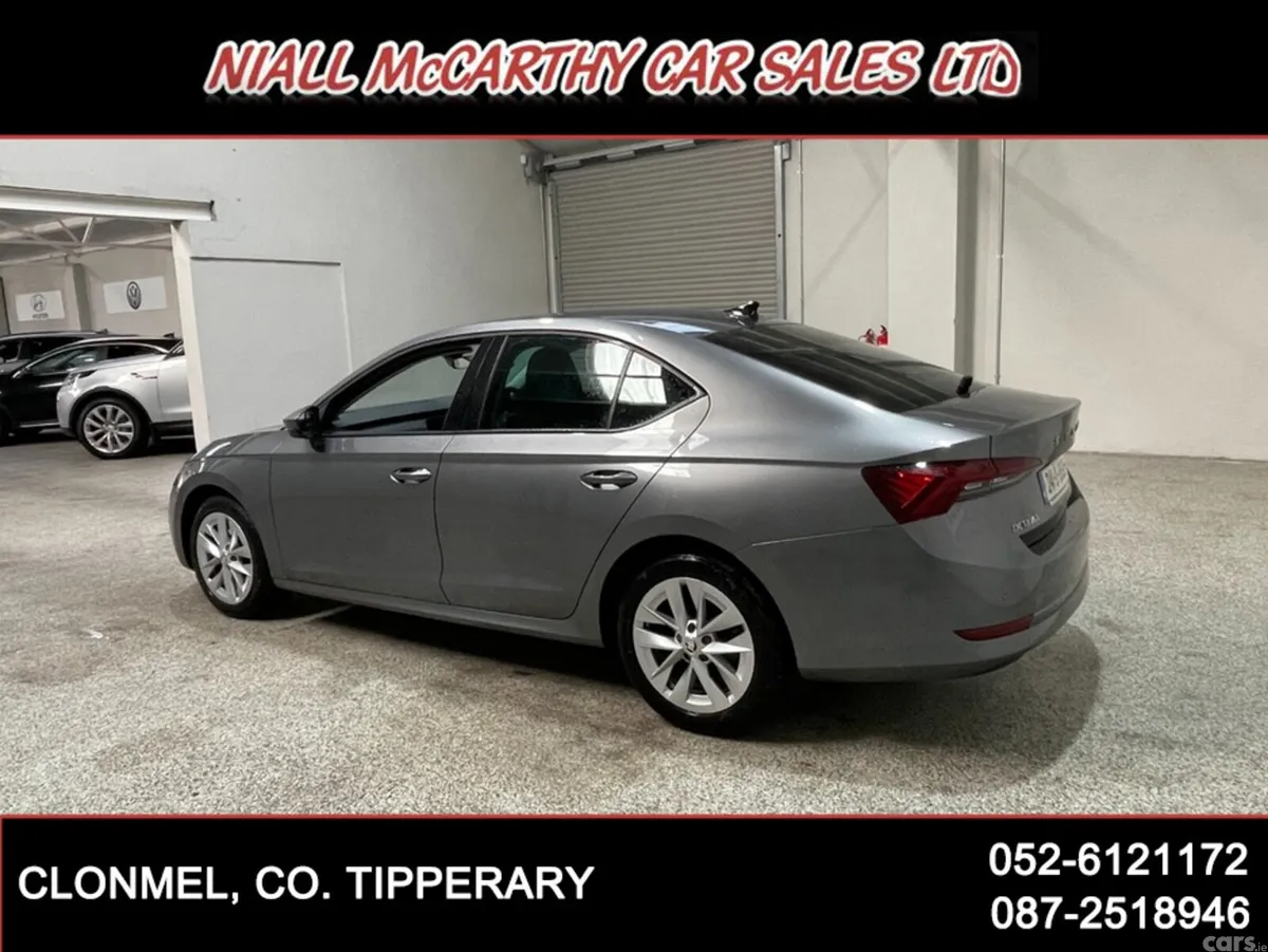 Skoda Octavia Hatchback, Petrol, 2024, Grey