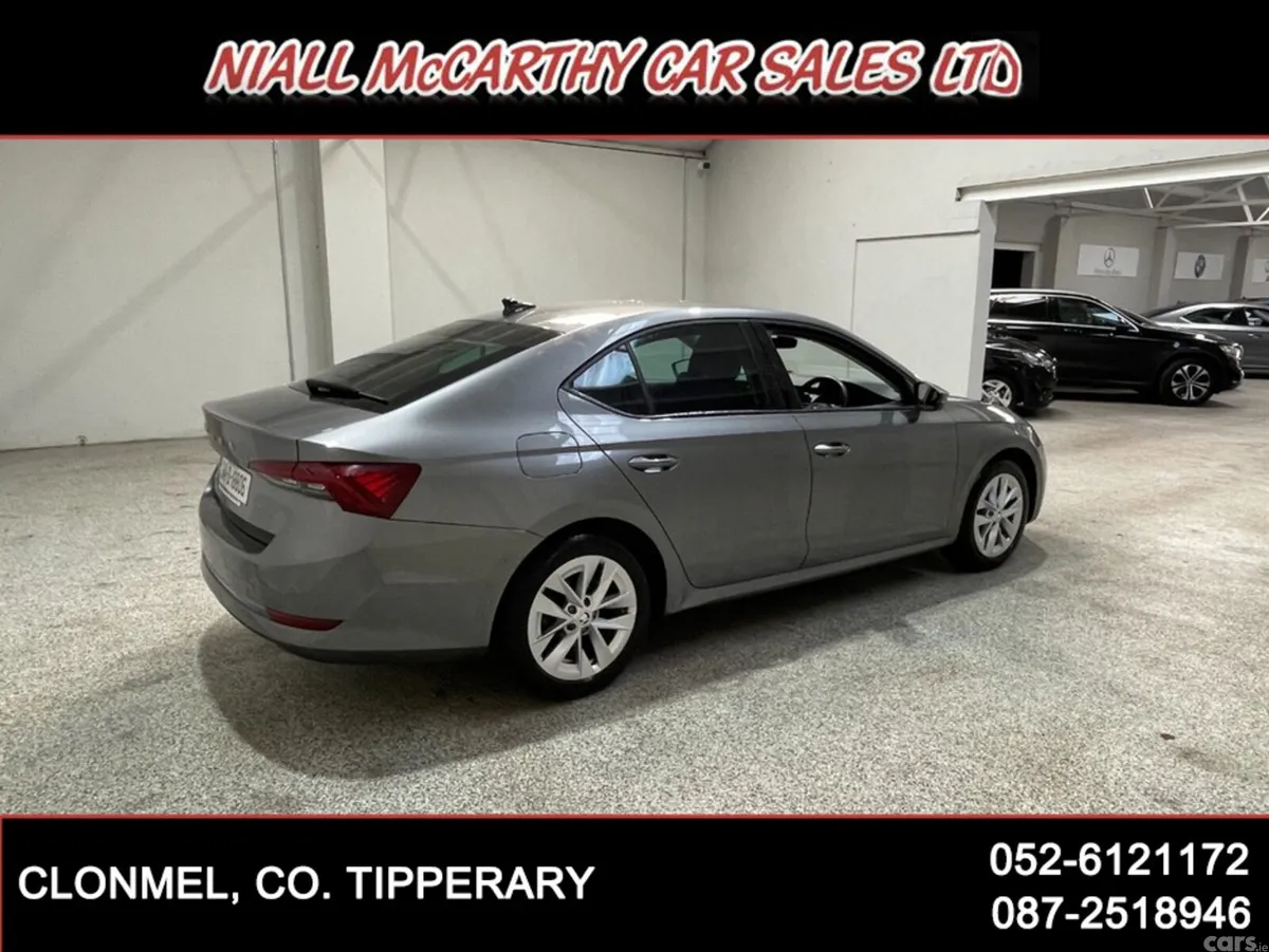 Skoda Octavia Hatchback, Petrol, 2024, Grey