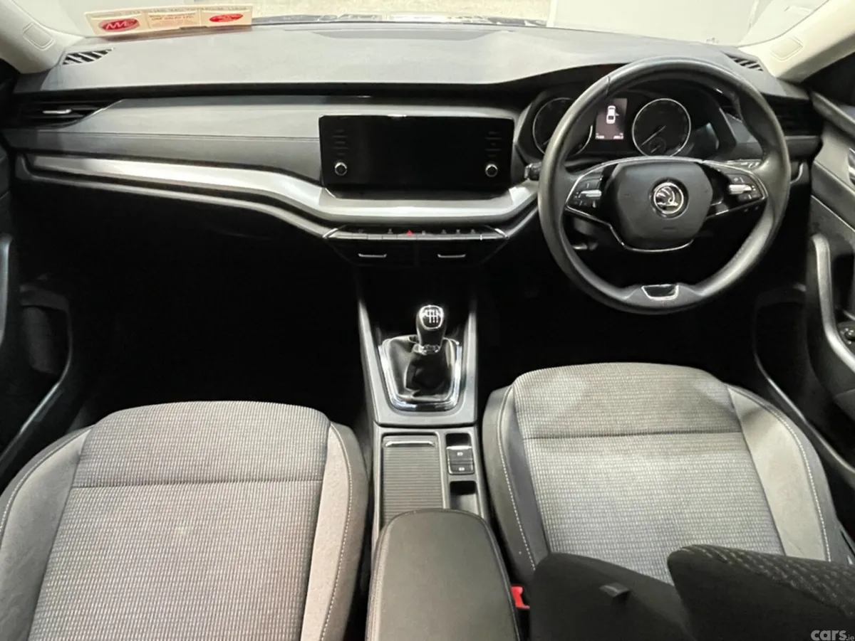 Skoda Octavia Hatchback, Petrol, 2024, Grey