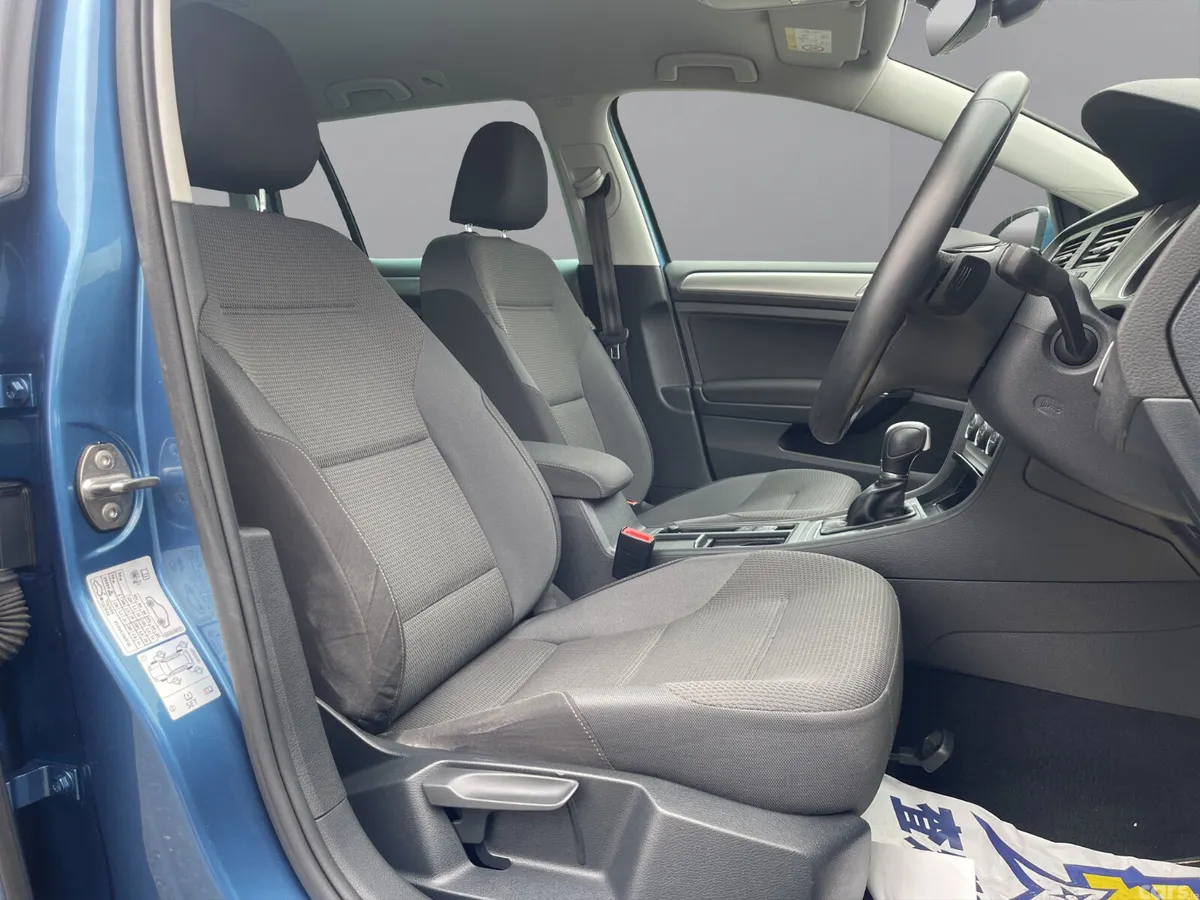 Volkswagen Golf Hatchback, Petrol, 2017, Blue