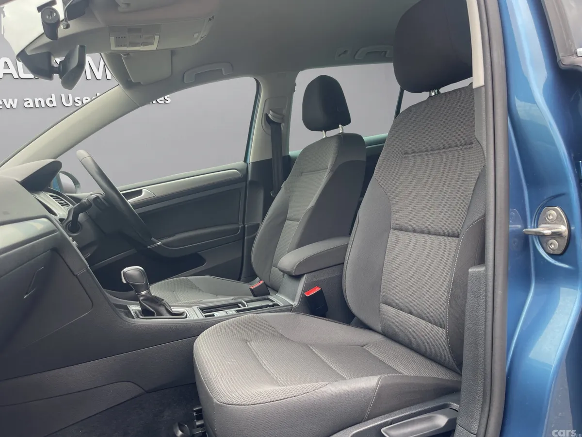 Volkswagen Golf Hatchback, Petrol, 2017, Blue