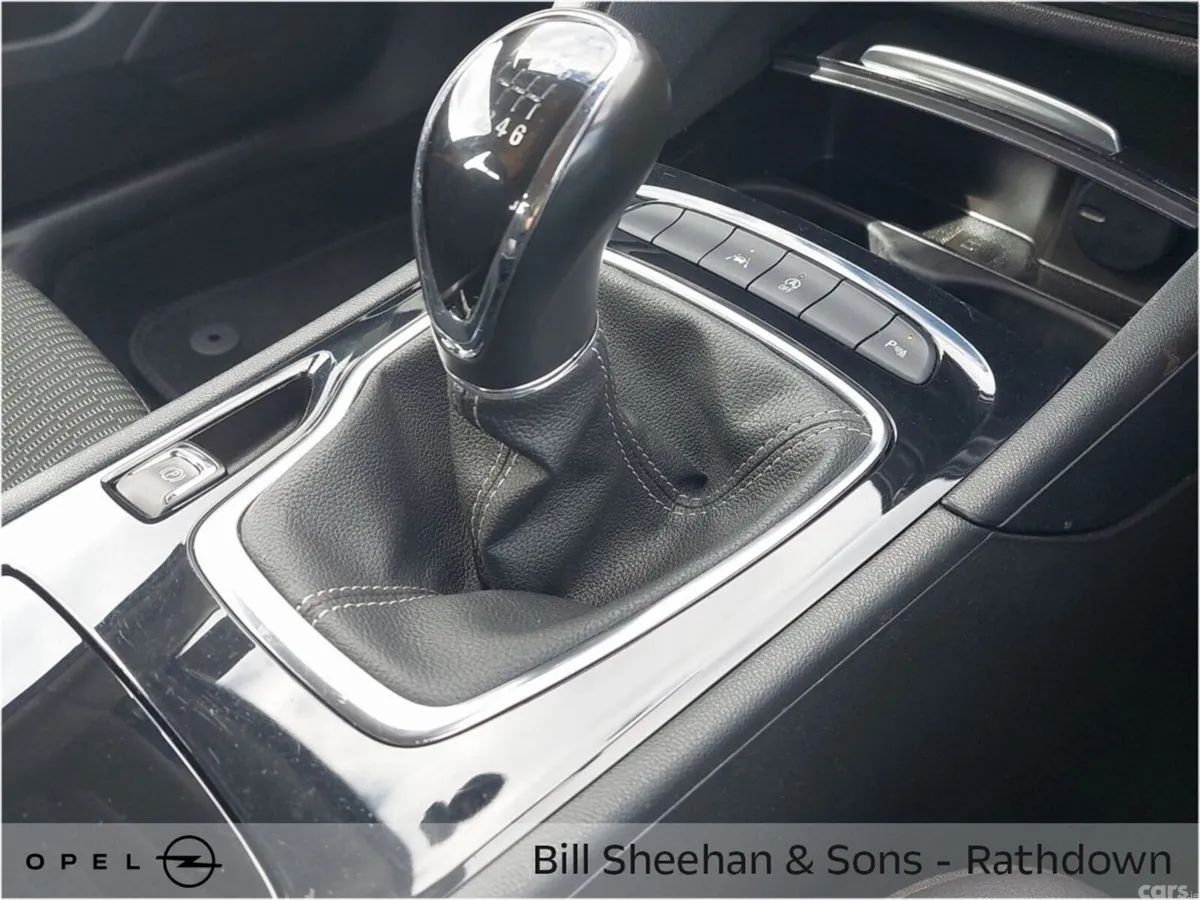Opel Insignia Hatchback, Diesel, 2019, Grey