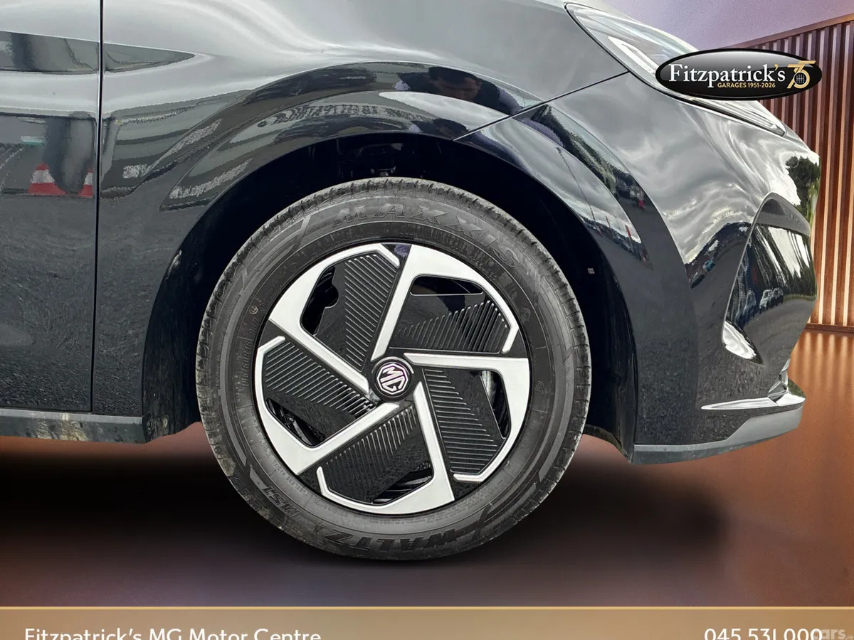 MG MG4 Hatchback, Electric, 2026, Black
