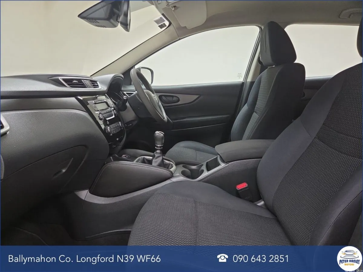 Nissan Qashqai SUV, Diesel, 2017, Grey