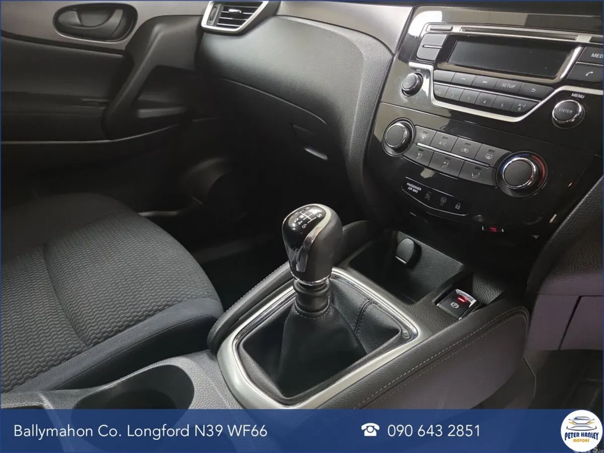 Nissan Qashqai SUV, Diesel, 2017, Grey