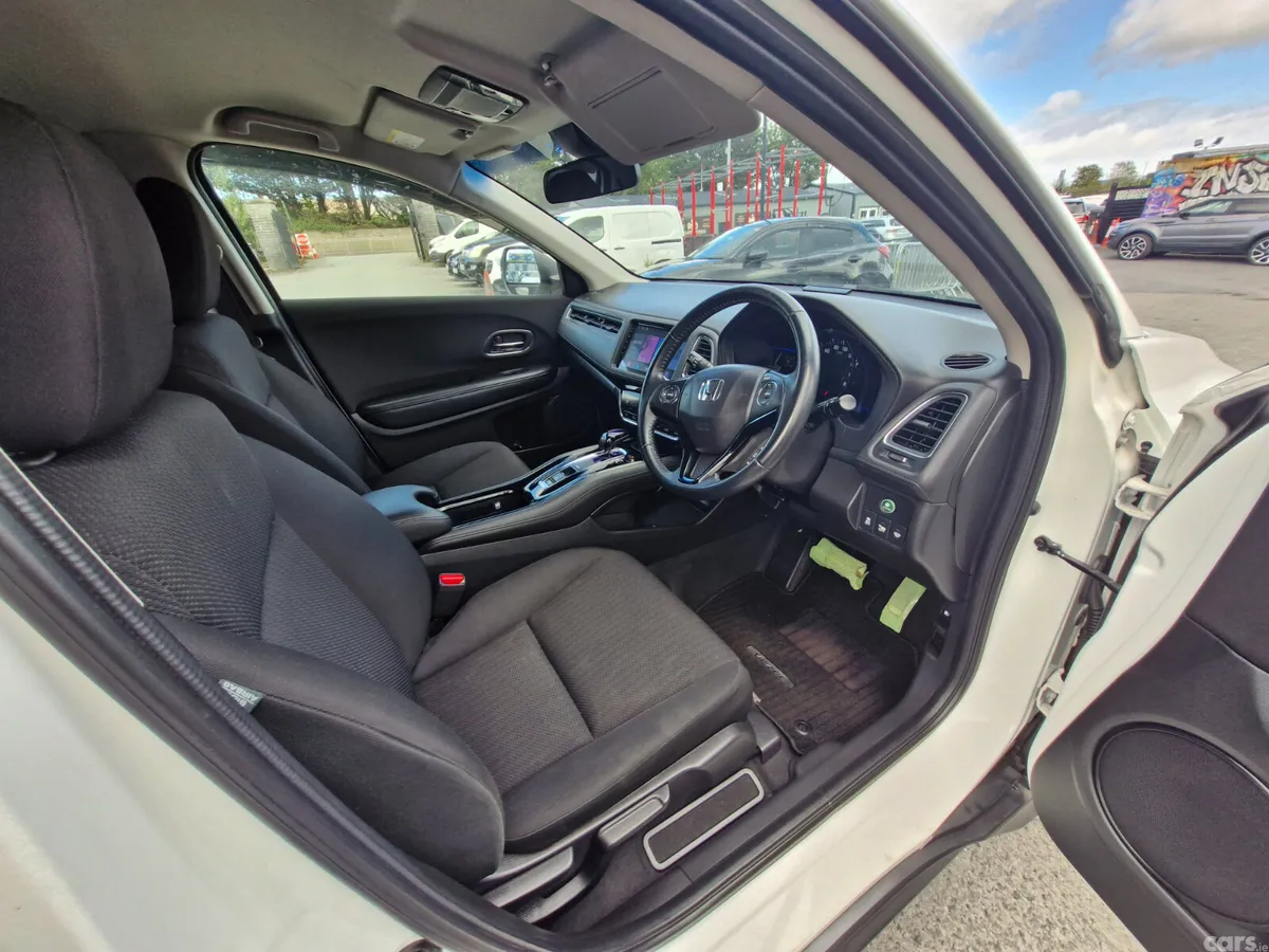 Honda Vezel SUV, Petrol Hybrid, 2014, White