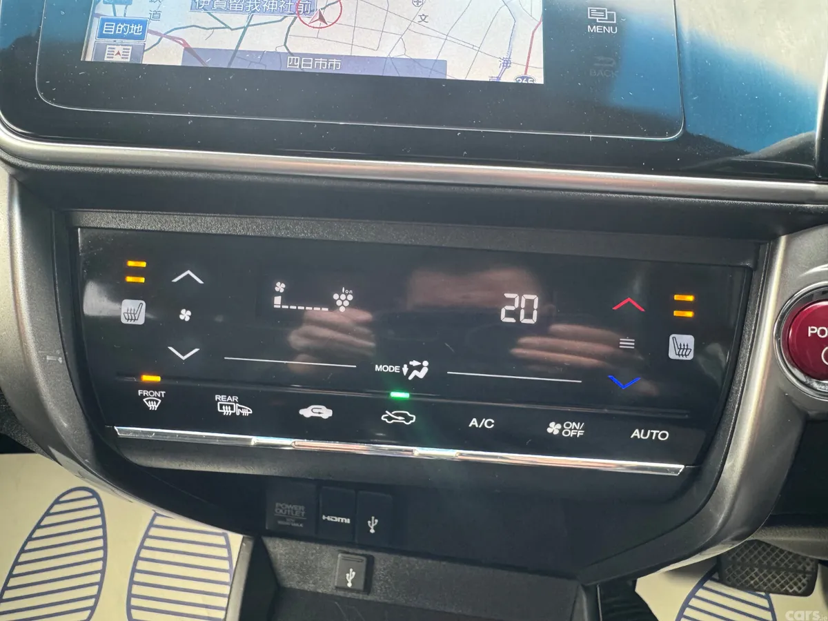 Honda Grace Saloon, Petrol Hybrid, 2015, White