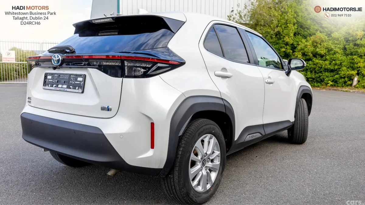Toyota Yaris Cross SUV, Petrol Hybrid, 2022, White