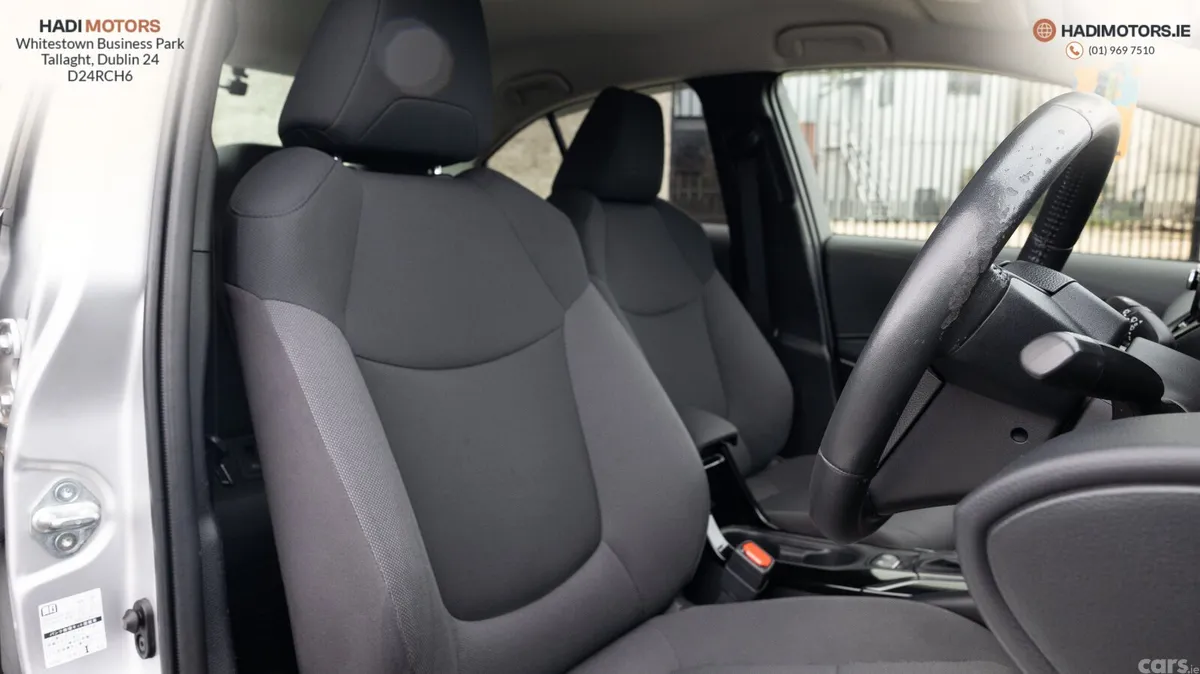 Toyota Corolla Saloon, Petrol Hybrid, 2022, Silver