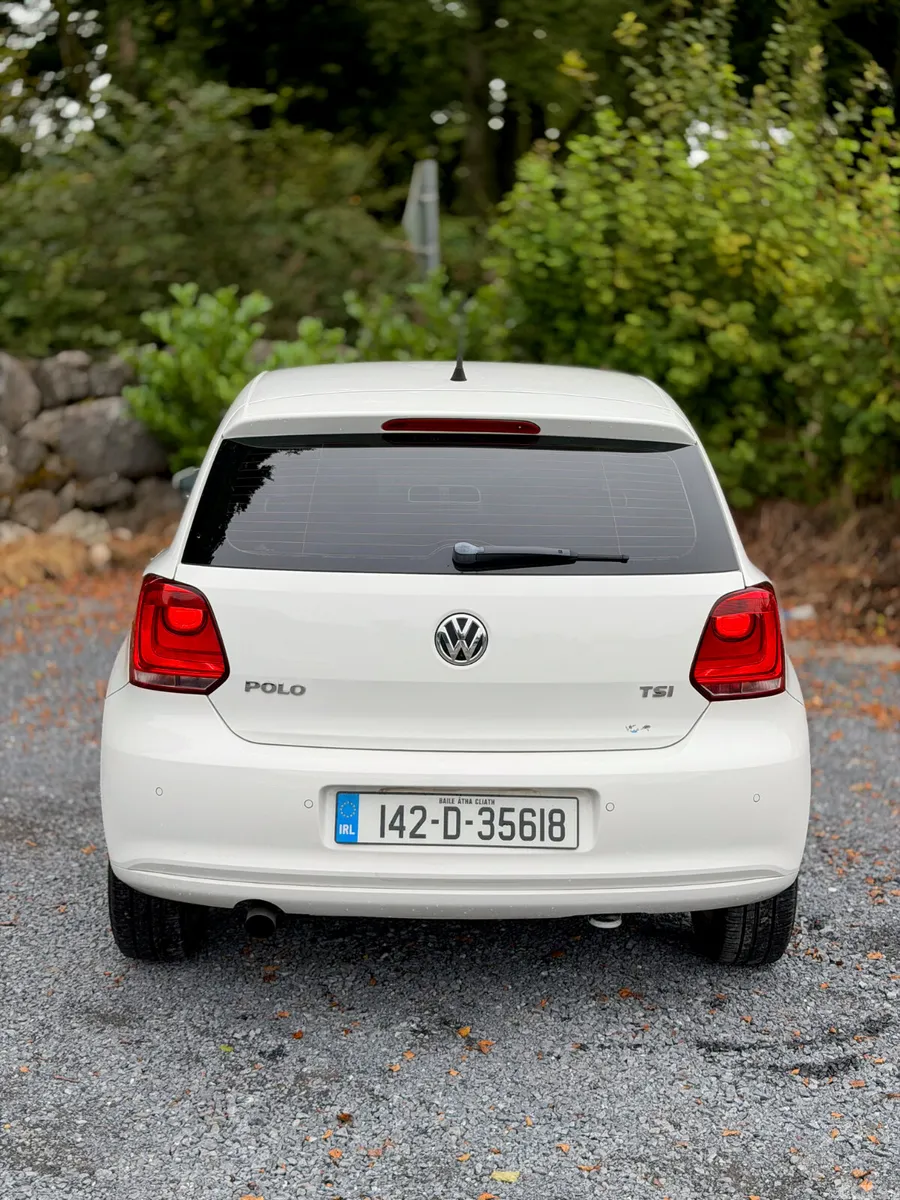 Volkswagen Polo Hatchback, Petrol, 2014, White