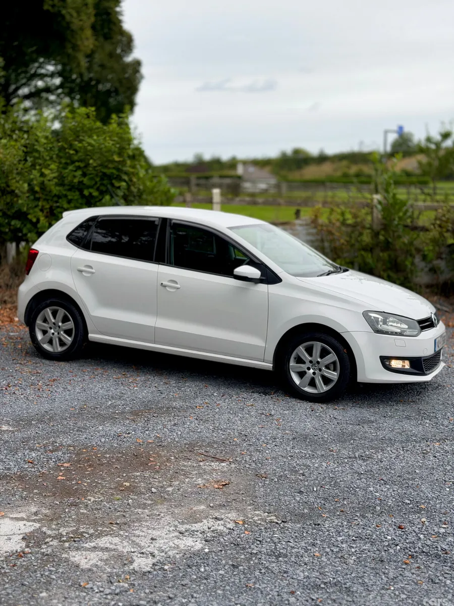 Volkswagen Polo Hatchback, Petrol, 2014, White