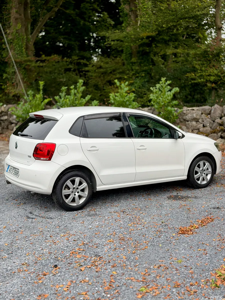 Volkswagen Polo Hatchback, Petrol, 2014, White