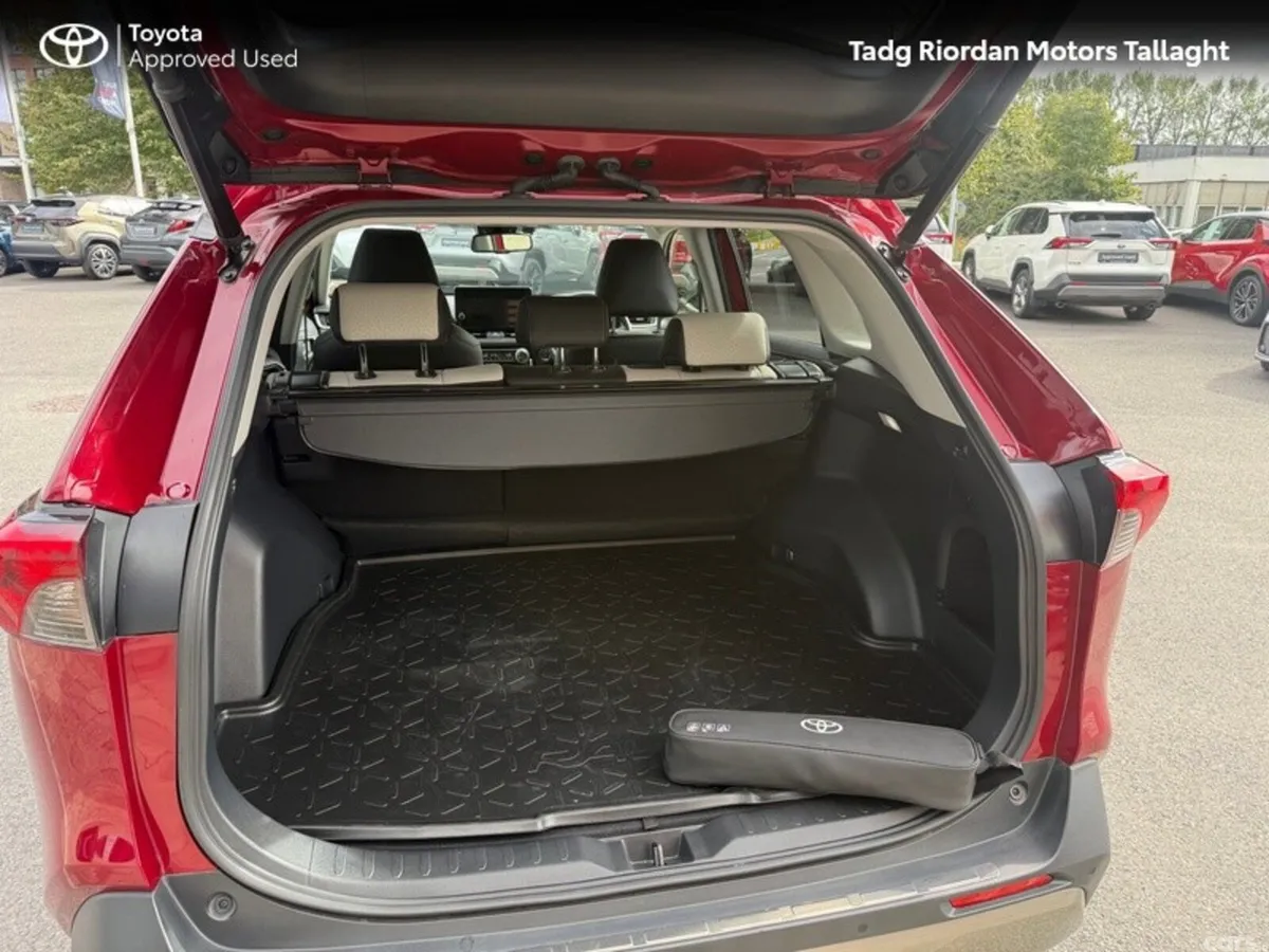 Toyota RAV4 SUV, Petrol Hybrid, 2023, Red