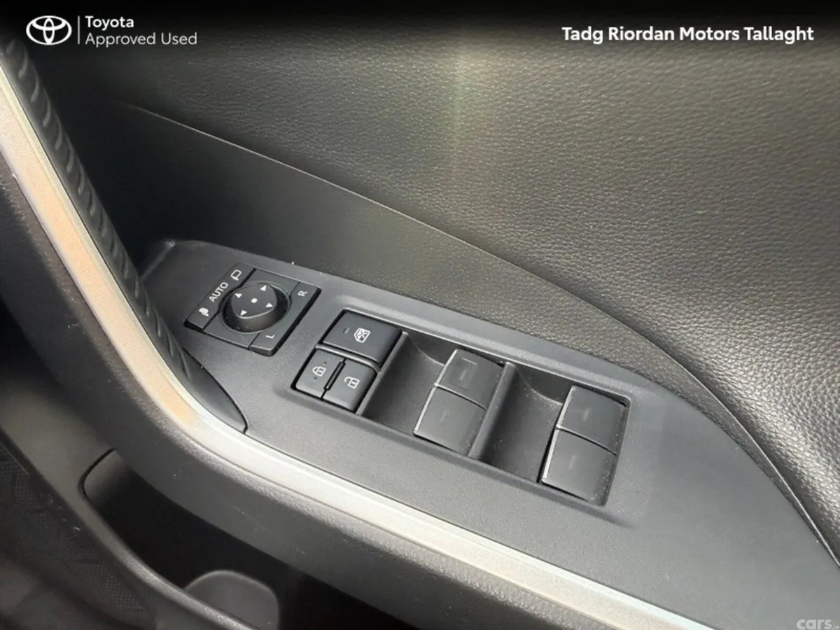 Toyota RAV4 SUV, Petrol Hybrid, 2023, Red