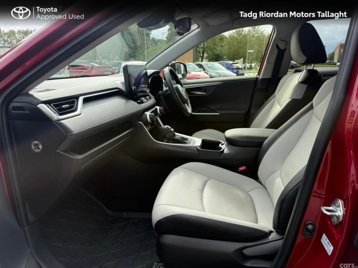 Toyota RAV4 SUV, Petrol Hybrid, 2023, Red
