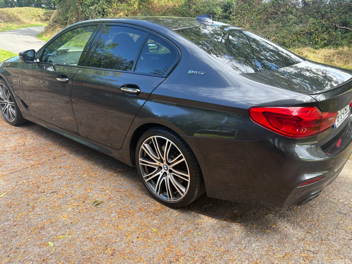 BMW 5-Series Saloon, Petrol Plug-in Hybrid, 2018, Grey