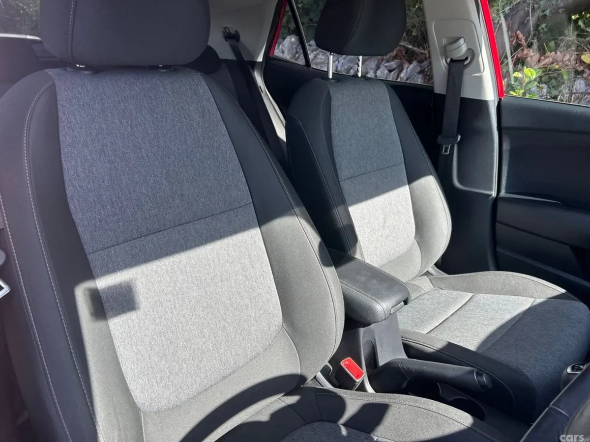 Kia Stonic Hatchback, Petrol, 2023, Red