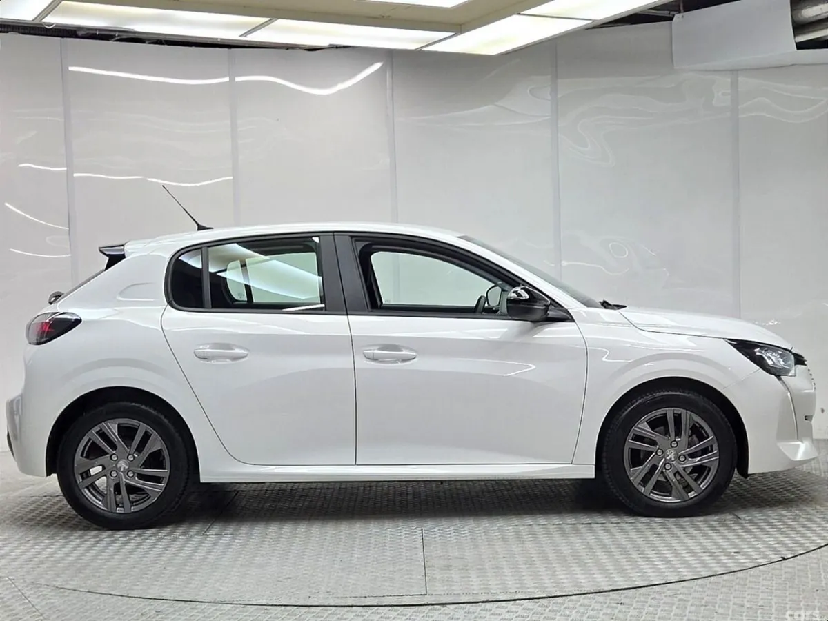 Peugeot 208 Hatchback, Petrol, 2022, White