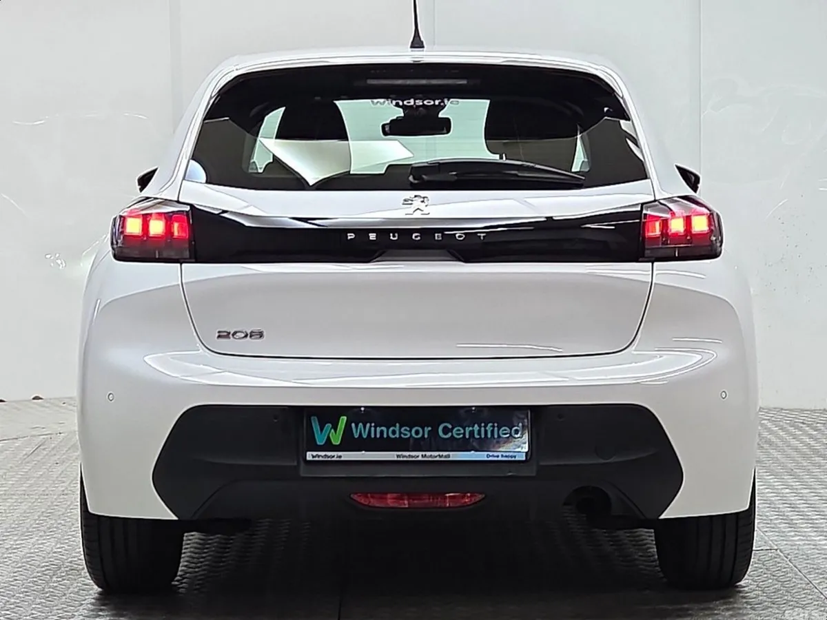 Peugeot 208 Hatchback, Petrol, 2022, White