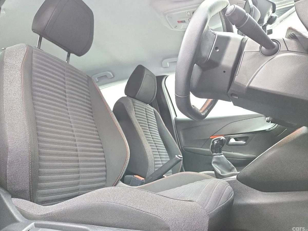 Peugeot 208 Hatchback, Petrol, 2022, White