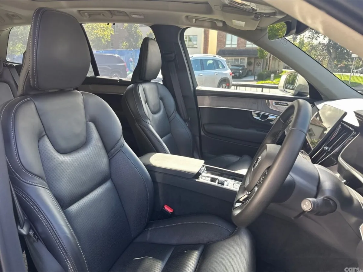Volvo XC90 SUV, Petrol Plug-in Hybrid, 2025, Gold