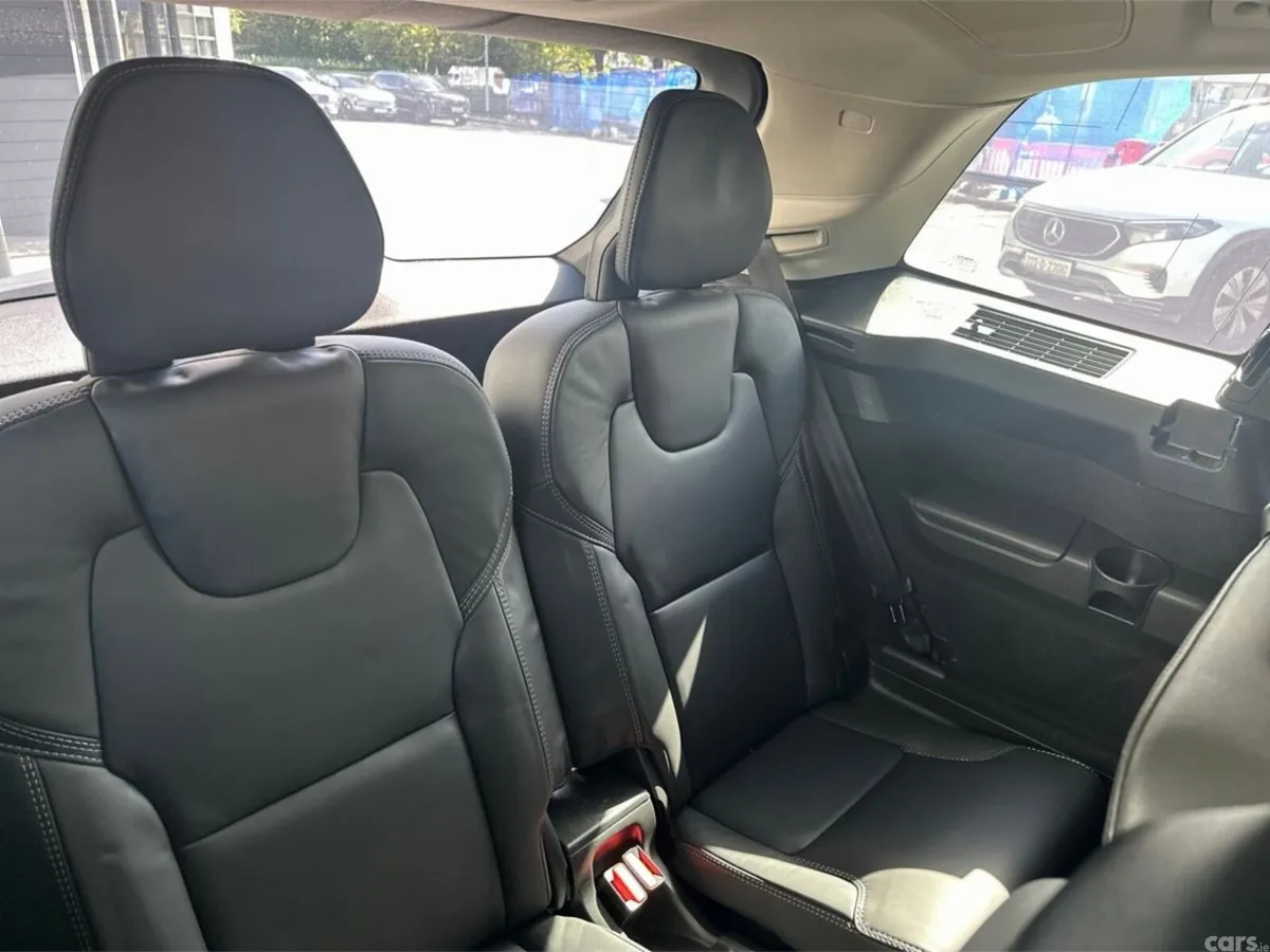 Volvo XC90 SUV, Petrol Plug-in Hybrid, 2025, Gold
