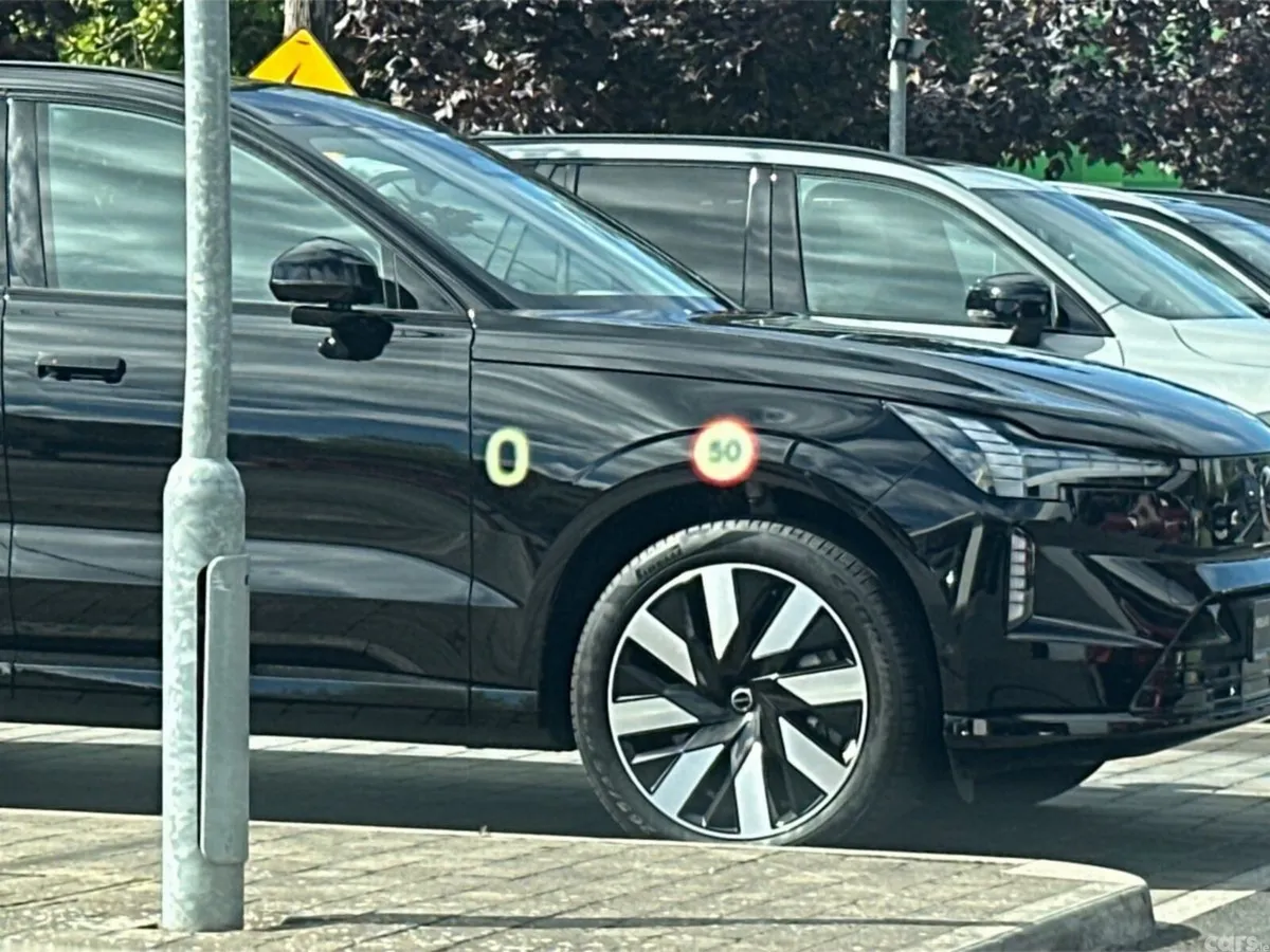Volvo XC90 SUV, Petrol Plug-in Hybrid, 2025, Gold