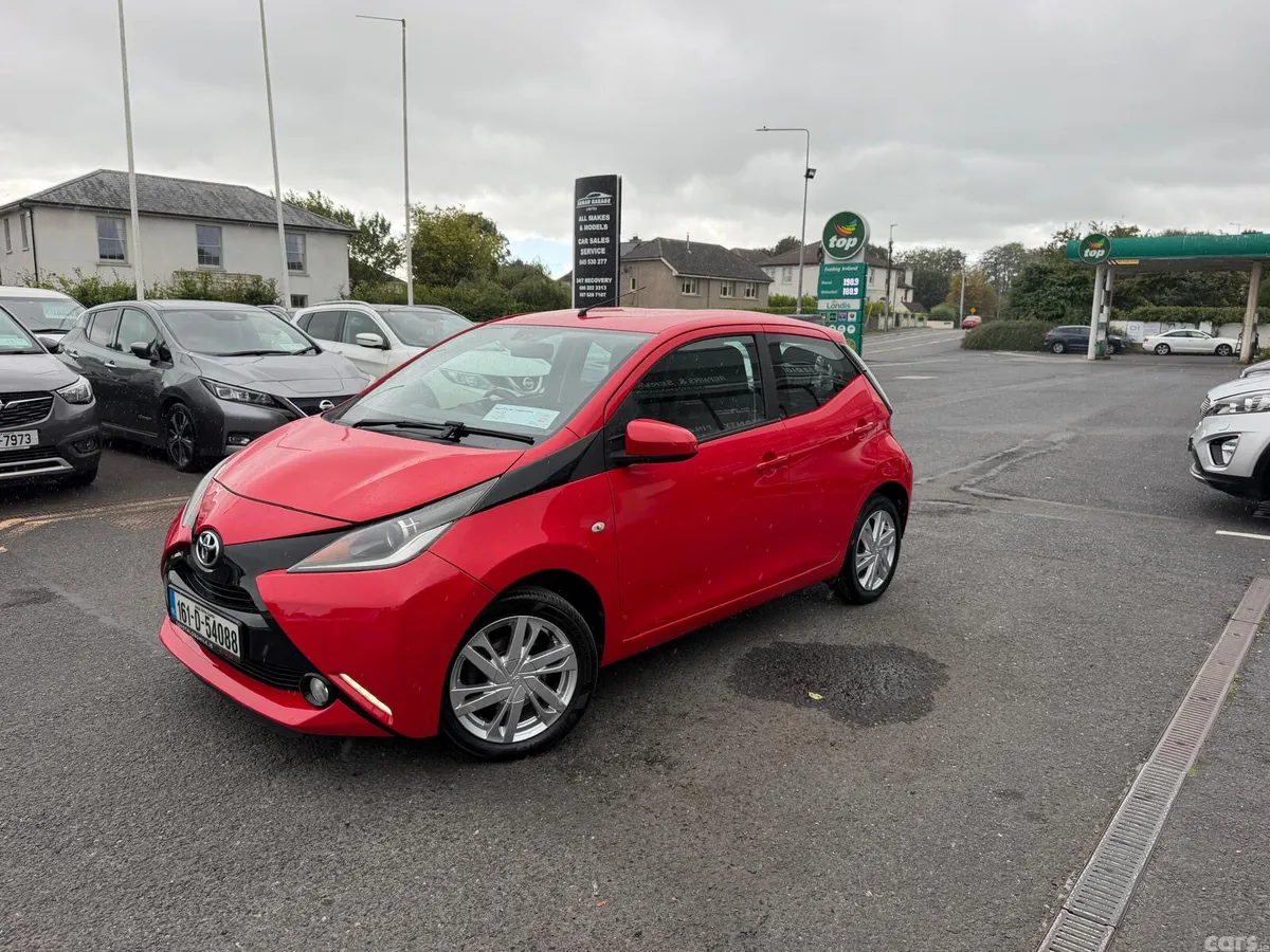 Toyota Aygo Hatchback, Petrol, 2016, Red