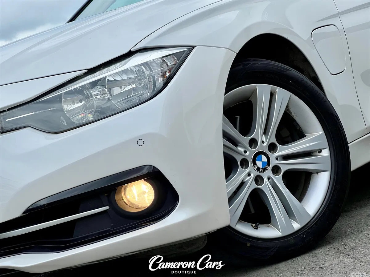 BMW 3-Series Saloon, Petrol Plug-in Hybrid, 2016, White