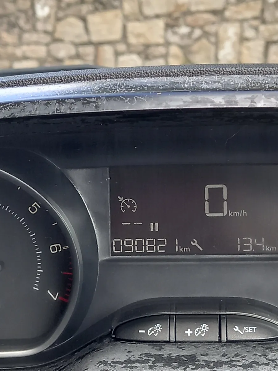 Peugeot 2008 Estate, Petrol, 2019, Grey