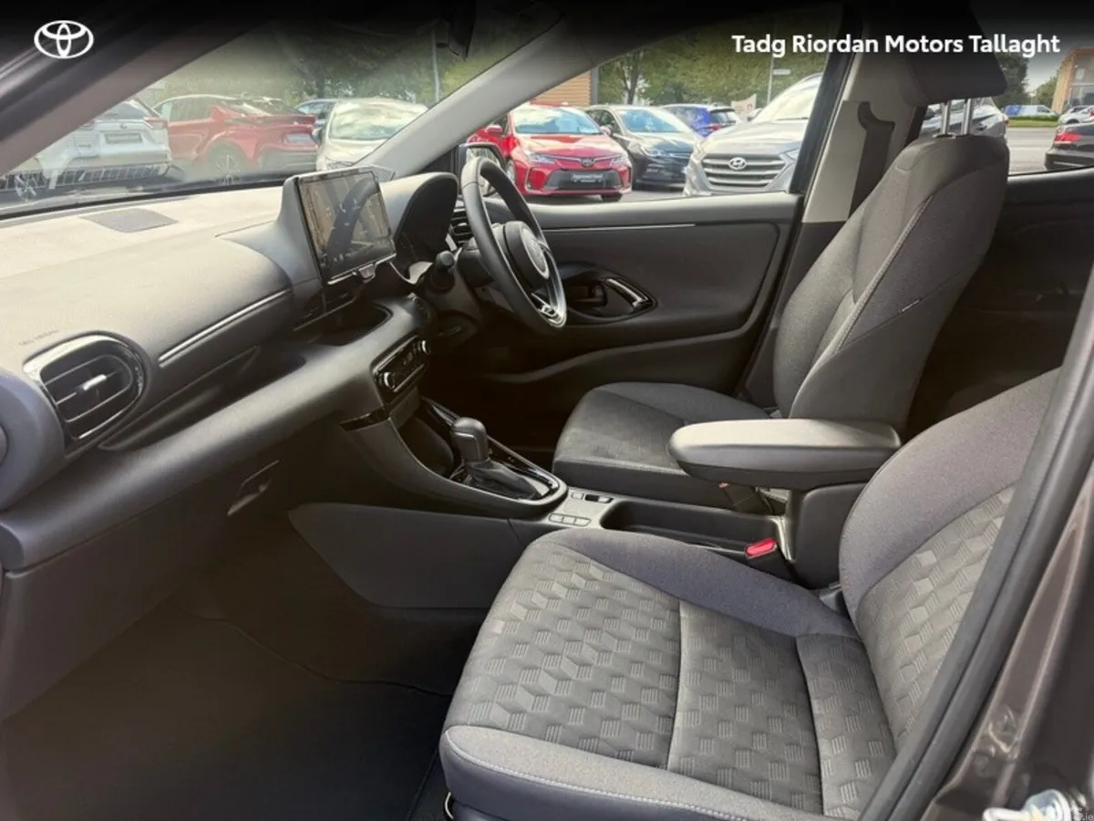 Toyota Yaris Hatchback, Petrol Hybrid, 2024, Grey