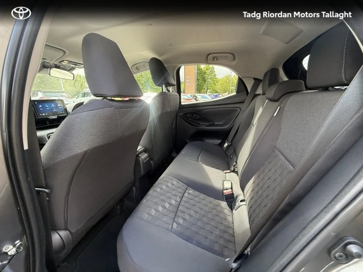 Toyota Yaris Hatchback, Petrol Hybrid, 2024, Grey