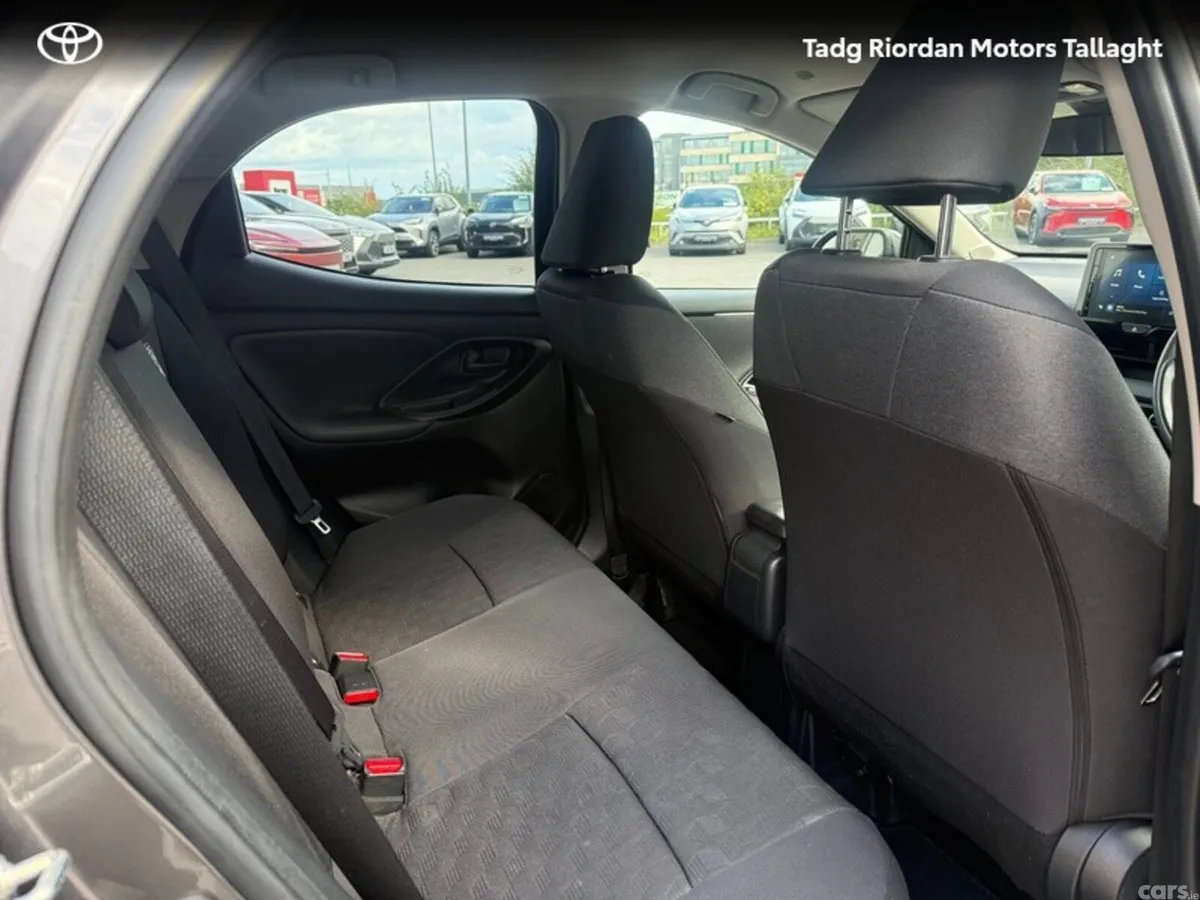 Toyota Yaris Hatchback, Petrol Hybrid, 2024, Grey