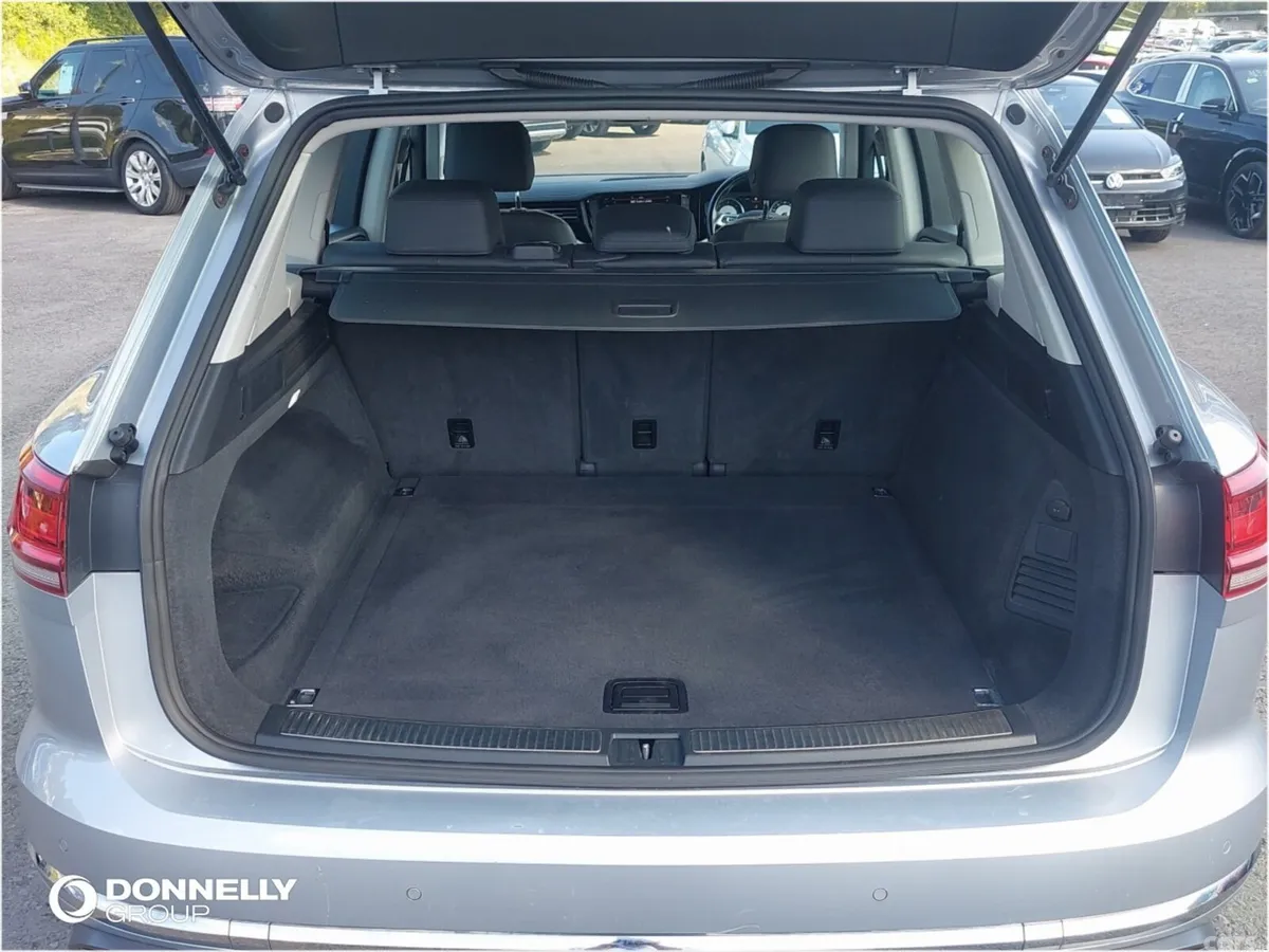 Volkswagen Touareg SUV, Diesel, 2019, Silver