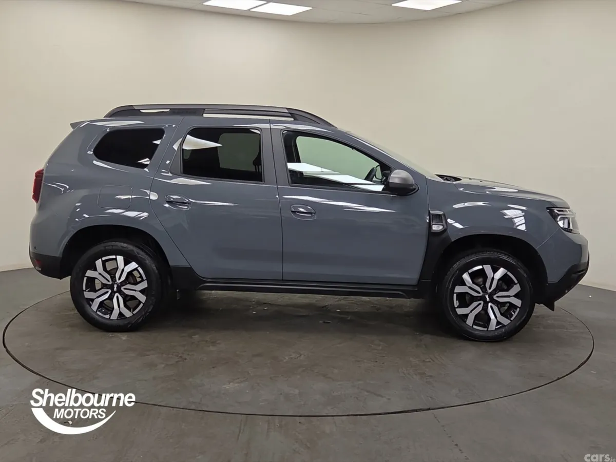Dacia Duster Estate, Petrol, 2023, Grey