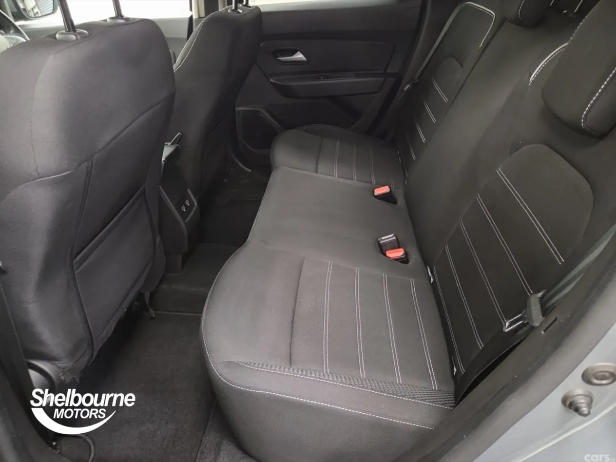 Dacia Duster Estate, Petrol, 2023, Grey