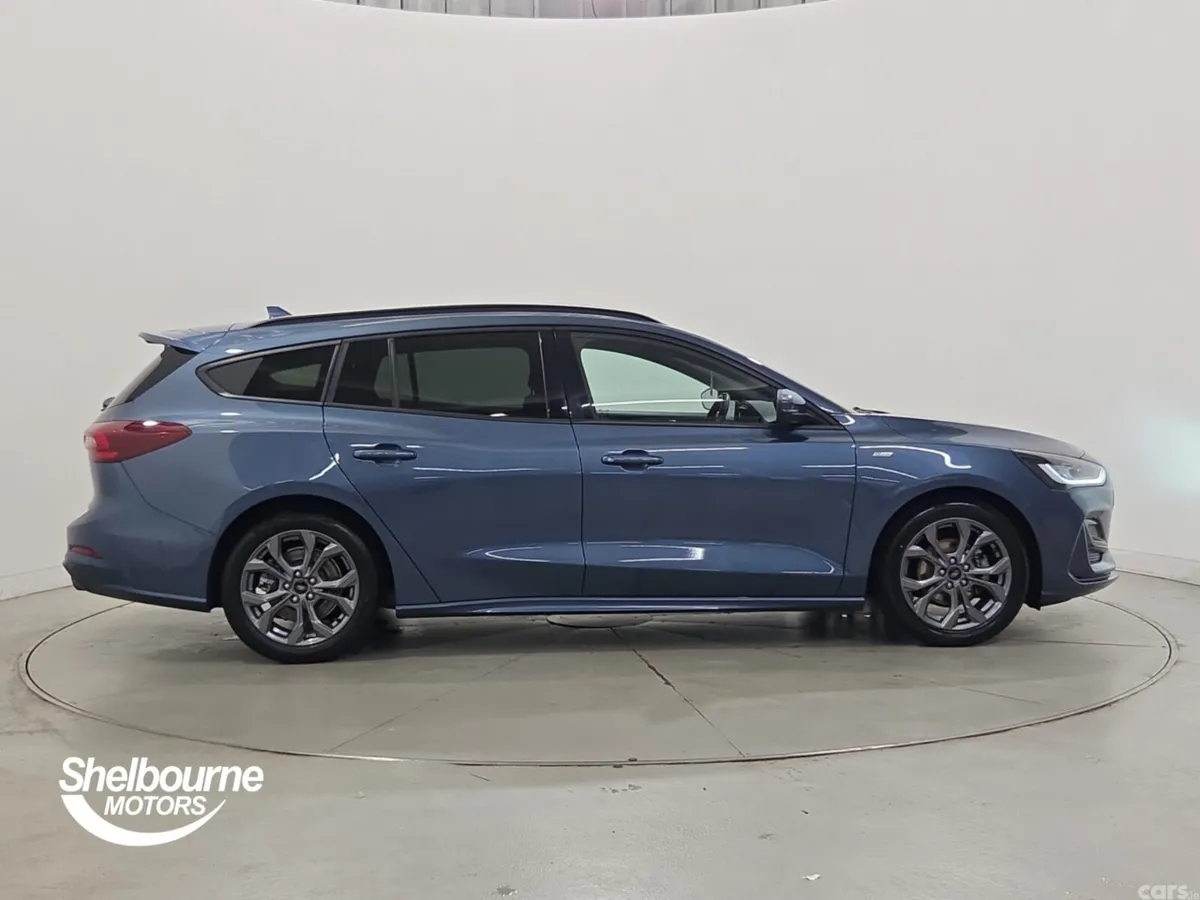 Ford Focus Estate, Petrol, 2023, Blue