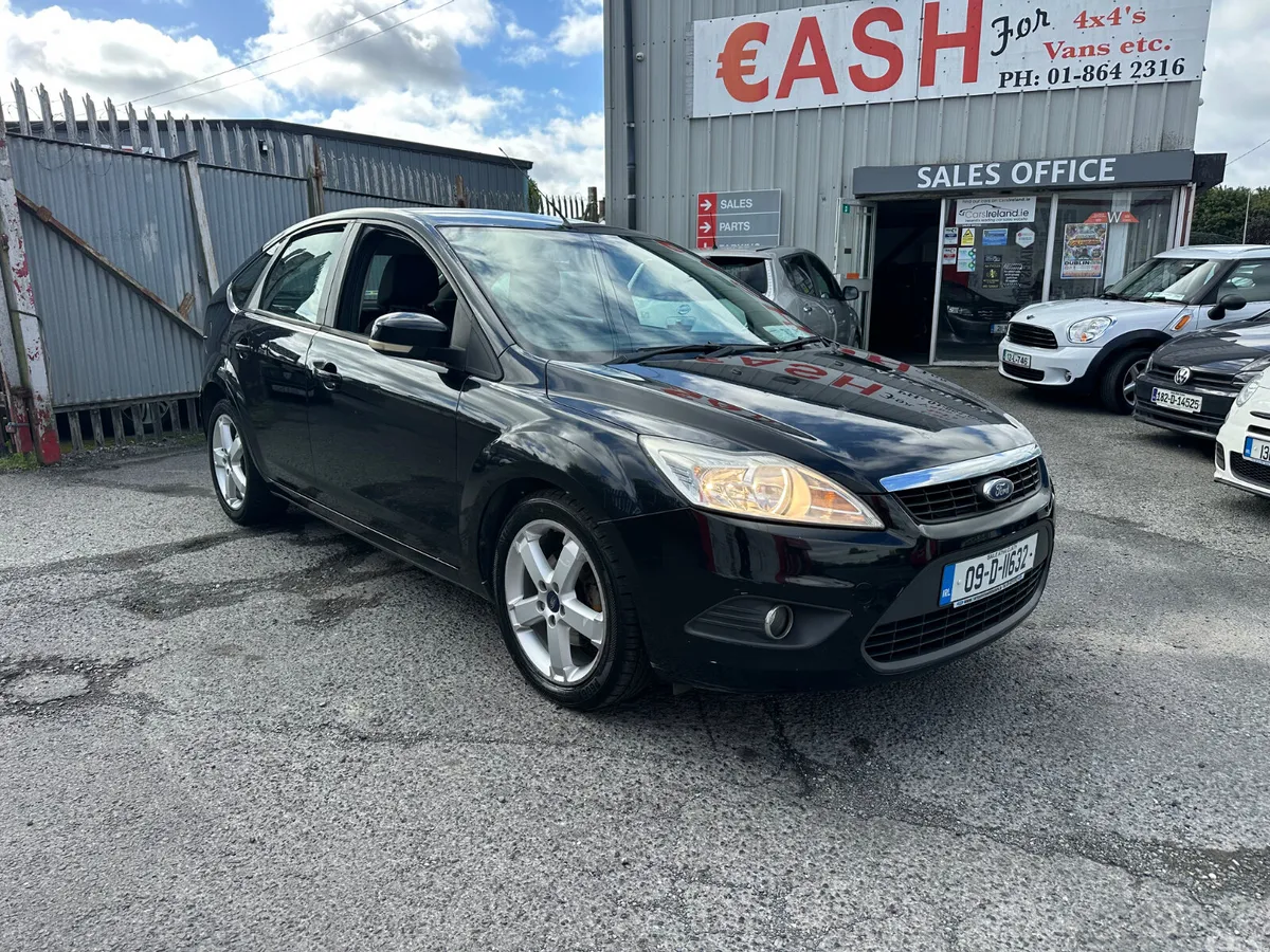 Ford Focus Hatchback, Petrol, 2009, Black