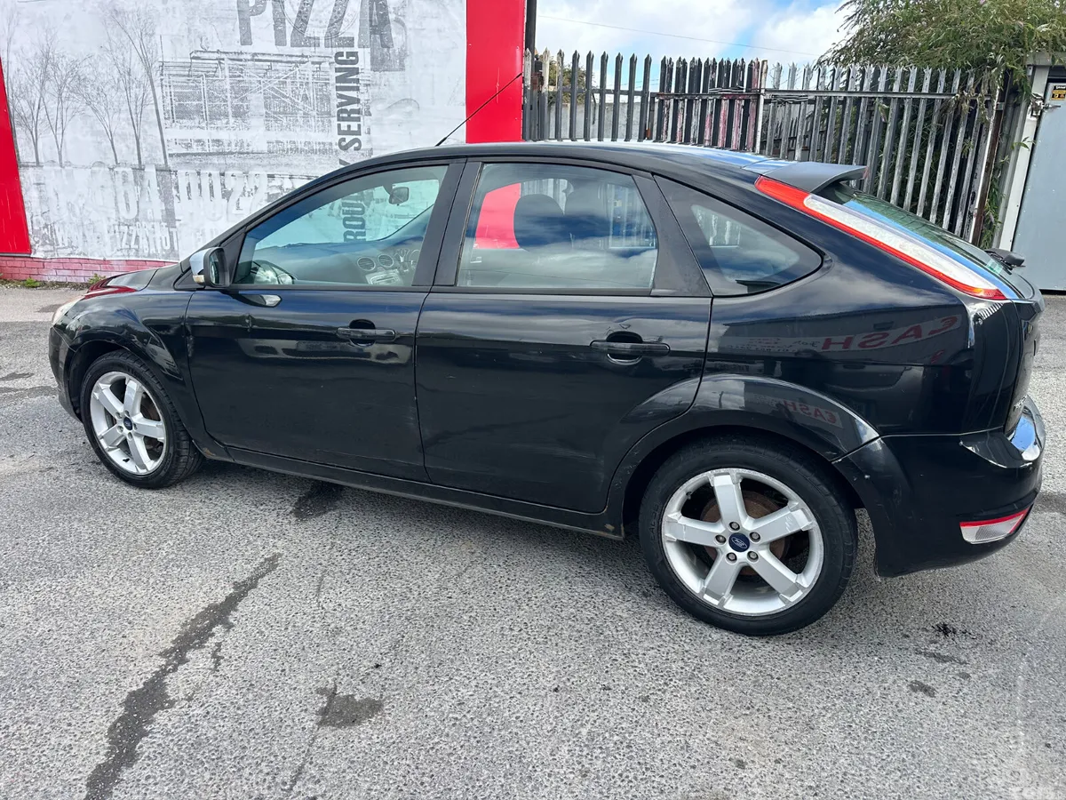 Ford Focus Hatchback, Petrol, 2009, Black