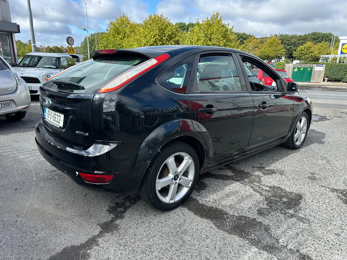 Ford Focus Hatchback, Petrol, 2009, Black