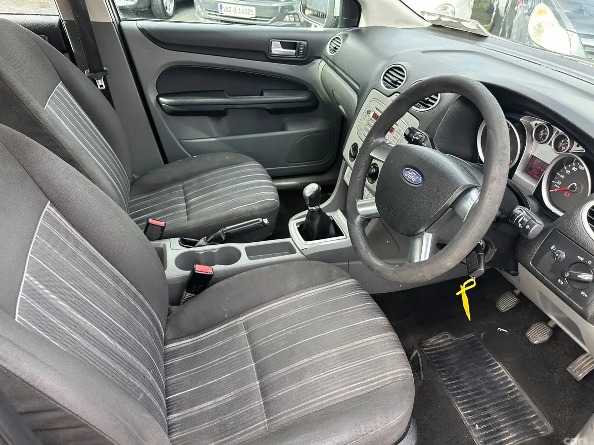 Ford Focus Hatchback, Petrol, 2009, Black