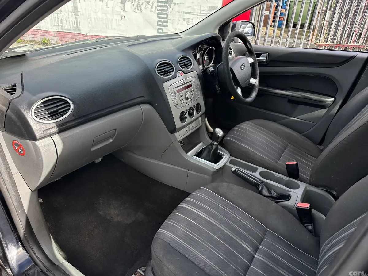 Ford Focus Hatchback, Petrol, 2009, Black